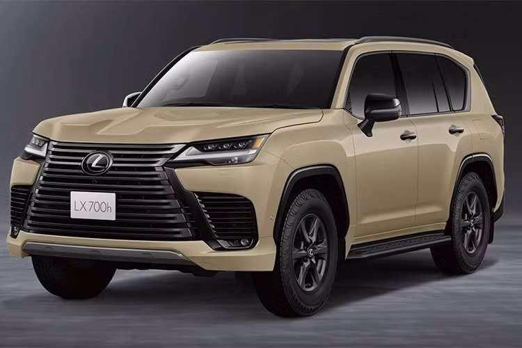 LX F Sport sở hữu lưới tản nhiệt và các chi tiết ốp cản trước mang phong cách thể thao hơn, đi kèm logo F Sport. Xe sử dụng mâm hợp kim rèn 22 inch màu đen, kết hợp cùm phanh màu đỏ. Phiên bản này có màu ngoại thất độc quyền Neutrino Gray và nội thất Flare Red.