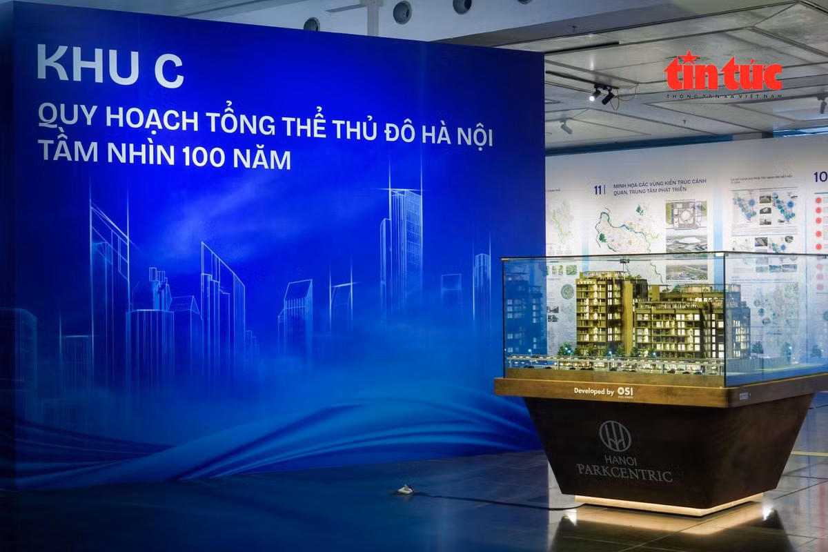 Ttriển lãm còn trưng bày nhiều bản vẽ, mô hình của một số dự án tiêu biểu của thành phố.
