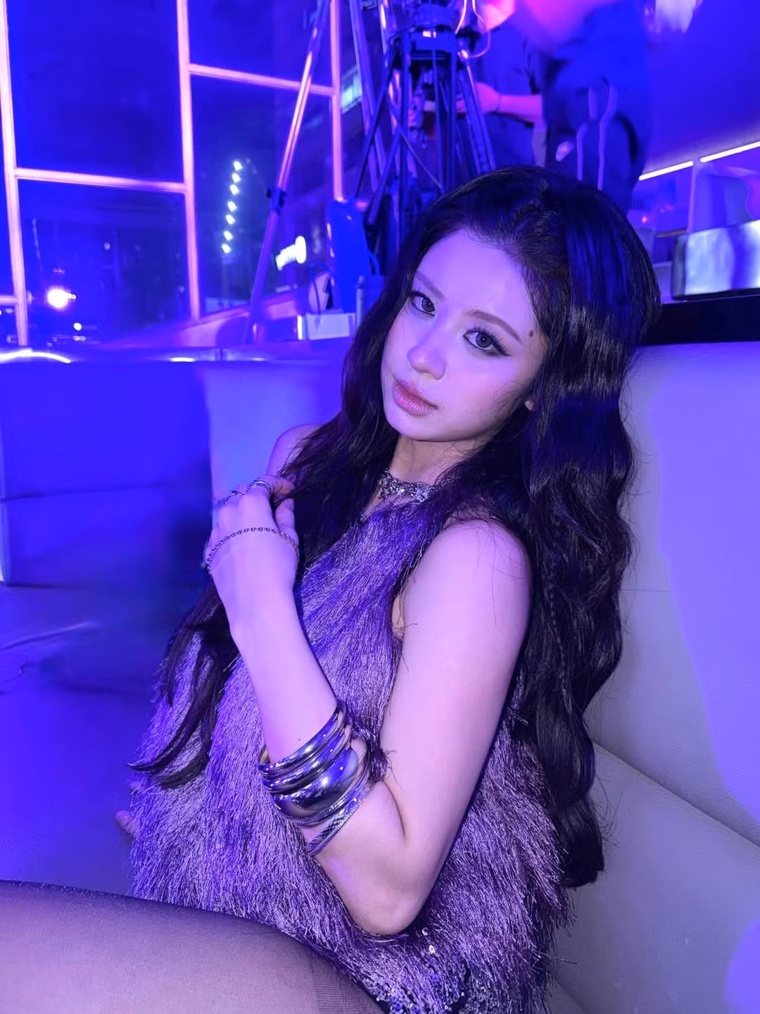 Việc vừa học tập, vừa hoạt động mạnh mẽ trên mạng xã hội cho thấy Hàn Hằng là người khá bản lĩnh và độc lập trong việc xây dựng hình ảnh cá nhân.
