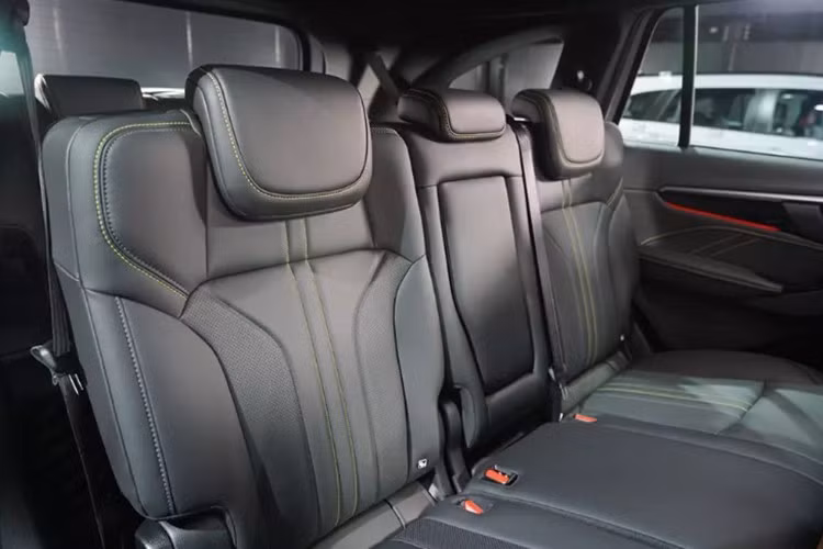 Động cơ 1.9L này có thông số thấp hơn so với các mẫu SUV cùng phân khúc như Ford Everest, Toyota Fortuner hay Mitsubishi Pajero Sport khiến nhiều người lo ngại về khả năng vận hành và sức kéo.
