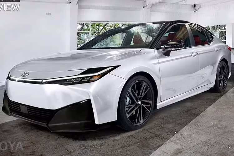 Về hệ truyền động, Camry nâng cấp dự kiến vẫn duy trì cấu hình hybrid, kết hợp động cơ xăng 2.5L 4 xi-lanh hút khí tự nhiên với mô-tơ điện và cụm pin lithium-ion.