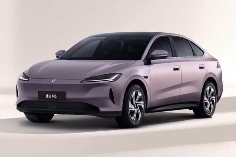 Khối pin dung lượng 51,9 kWh đi kèm mang lại tầm hoạt động tối đa 555 km theo chuẩn CLTC (tương đương khoảng 450 km theo chuẩn WLTP). Dòng xe điện này cũng hỗ trợ công nghệ sạc nhanh, giúp nạp dung lượng pin từ 30% lên 80% trong khoảng 25 phút.