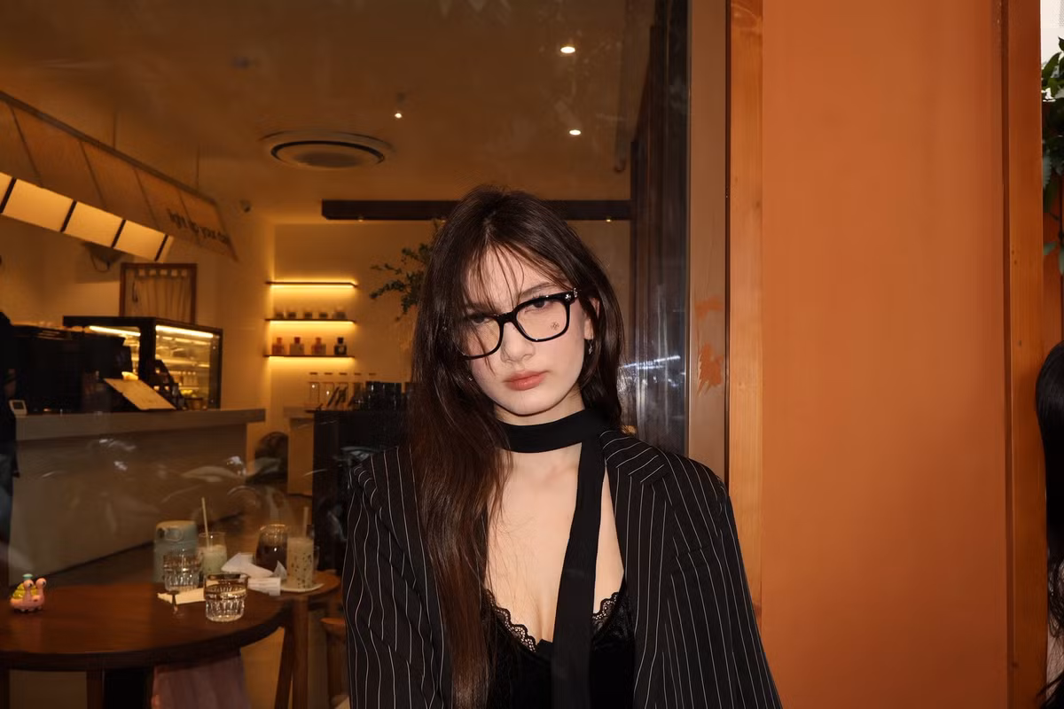 Không chỉ gây chú ý ở gương mặt, vóc dáng của Thanh Giang cũng là điểm nhấn lớn trong bộ ảnh lần này.