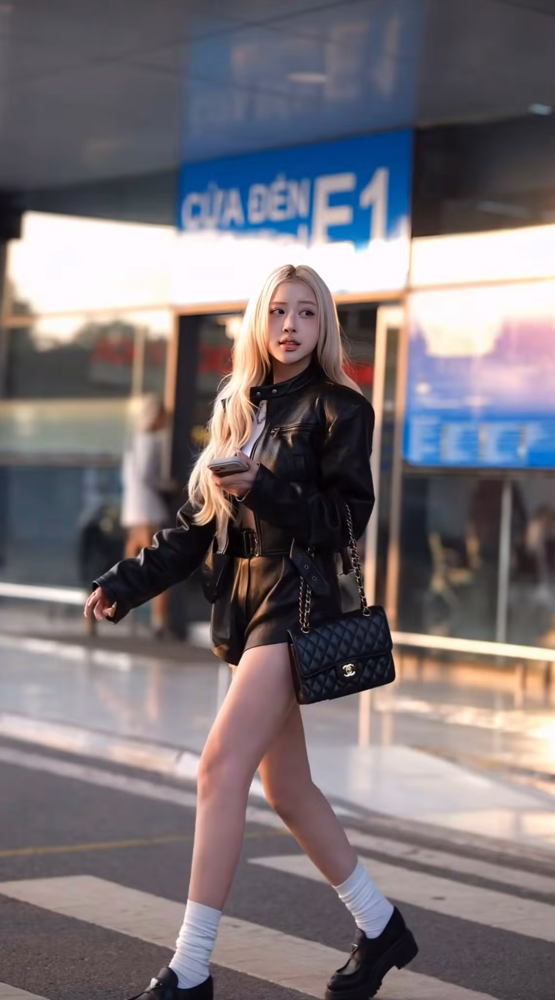 Một bộ phận fan của Rosé cho rằng việc bắt chước quá nhiều từ idol khiến hình ảnh của Huyền Diệu trở nên thiếu cá tính. Một số bình luận còn tỏ thái độ không hài lòng, cho rằng cô nên xây dựng phong cách riêng thay vì cố gắng “copy”.
