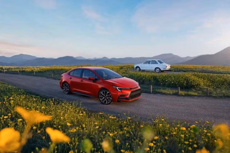 Toyota Corolla lần đầu ra mắt vào năm 1966 và sau đó nhanh chóng vươn lên trở thành một trong những dòng ôtô bán chạy nhất thế giới. Nhân dịp mẫu xe bước sang tuổi 60, Toyota giới thiệu Corolla 60th Anniversary Special Edition 2027 tại thị trường Mỹ.