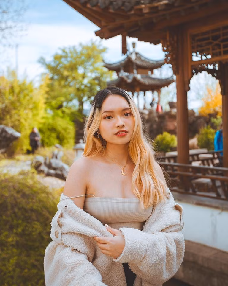 Cũng vì video trên, Hải Anh bị một số dân mạng tấn công, đặc biệt là admin một fanpage Facebook chuyên chia sẻ nội dung bảo thủ, hạ thấp phụ nữ.