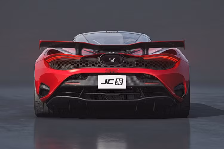 Để 61 chiếc xe tỏa sáng rực rỡ trong bóng tối như dưới ánh mặt trời, McLaren đã lắp đặt hệ thống đèn viền nội thất 12 màu, cũng như đèn cho khoang động cơ, đảm bảo mọi người đều nhận thấy sức mạnh khủng khiếp ẩn giấu bên trong, cũng như tiếp thu phong trào độ xe màu sắc ở Nhật Bản, với các đèn chớp.