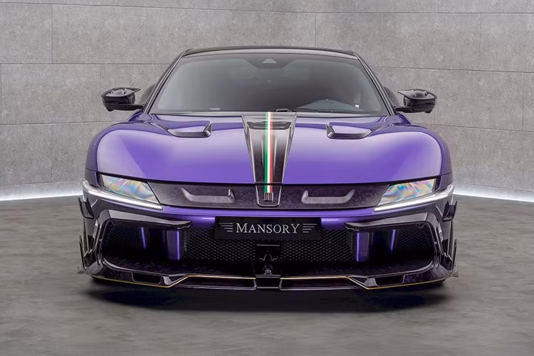 Bắt đầu với những thay đổi mà người Đức đã thực hiện đối với hệ thống truyền động của xe, bởi không nhiều người đủ can đảm để thách thức chuyên môn kỹ thuật của Ferrari. Như bạn đã biết, chiếc xe được trang bị động cơ V12 6,5 lít hút khí tự nhiên, và ở dạng nguyên bản, nó có khả năng sản sinh công suất 830 mã lực.