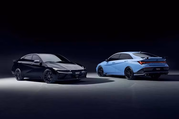 Mẫu sedan thể thao Hyundai Elantra N Monochrome đặc biệt hiện chưa được công bố giá bán. Xe sẽ được mở bán trước tiên tại Hàn Quốc, Canada và Australia trước khi mở rộng sang các thị trường quốc tế khác.