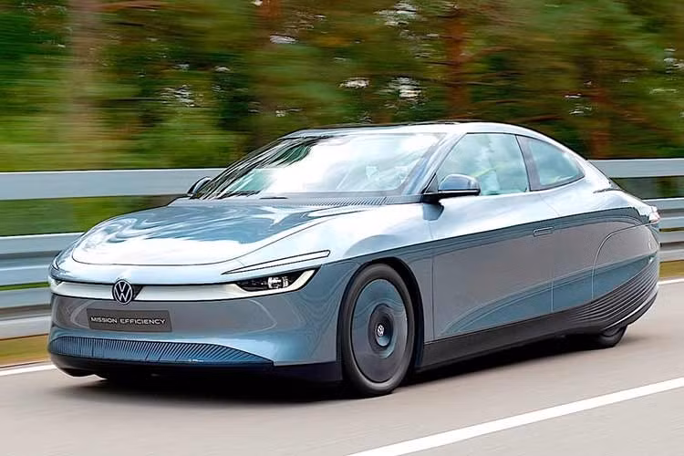 Tốc độ luôn mang lại cảm giác phấn khích nhưng Volkswagen cho rằng khả năng tiết kiệm nhiên liệu cũng có thể làm được điều tương tự. Thương hiệu Đức vừa tạo ra một mẫu xe concept siêu tiết kiệm mới, mang phong cách và tinh thần của Volkswagen XL1 từng trình làng vào năm 2013. Những con số về phạm vi hoạt động của mẫu xe concept này thực sự ấn tượng.