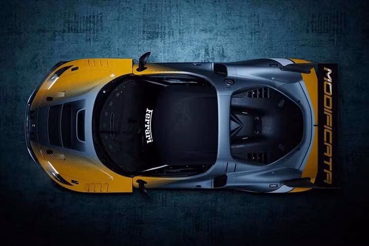 Là một chiếc xe chỉ dành cho đường đua, nên Ferrari cũng không cần phải bận tâm về khoảng sáng gầm xe, khả năng bảo vệ người đi bộ, các chuẩn khí thải hay tính tiện dụng hàng ngày. Nó giữ nguyên bản chất của dòng 296, và chỉ một số ít người sẽ sở hữu nó vì Ferrari cho biết nó sẽ được sản xuất với số lượng "cực kỳ hạn chế".