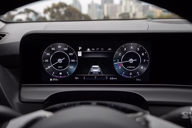 Tuy nhiên, các thông tin mới cho thấy Kia đang cân nhắc sử dụng động cơ hybrid tăng áp 1.6L giống Sportage – điều nếu thành hiện thực sẽ đưa Seltos vượt trội về sức mạnh so với phần lớn đối thủ trong phân khúc.