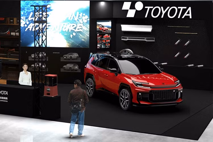 Bộ ba phiên bản độ của mẫu xe Toyota RAV4 hoàn toàn mới đến từ một đơn vị ít ai ngờ tới: Toyota Industries Corporation (TICO) – công ty "anh em" chuyên sản xuất xe nâng và máy dệt. TICO vốn không phải cái tên quen thuộc với người tiêu dùng phổ thông, nhưng đây thực chất lại là cái nôi lịch sử của Toyota.