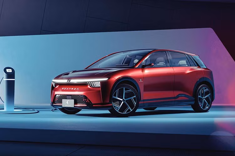 Một số khách hàng có thể dè dặt khi lựa chọn mẫu Mitsubishi thực chất được phát triển từ xe điện của một thương hiệu Đài Loan chưa có nhiều kinh nghiệm sản xuất ô tô. Do đó, để tăng sự yên tâm cho khách hàng, Mitsubishi cung cấp chế độ bảo hành 5 năm hoặc 100.000 km cho ASX VR-e.