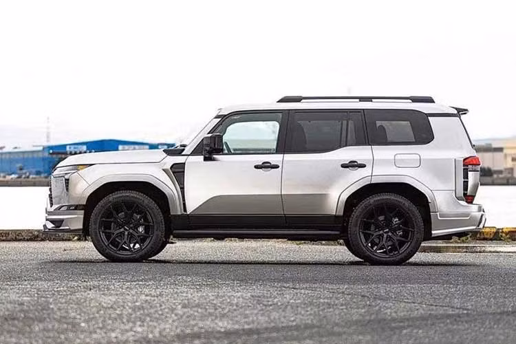 Với dự án Lexus GX550, Novel lần đầu phát triển một bộ body kit dành cho một mẫu SUV địa hình hạng sang. Kinh nghiệm từ đường đua được thể hiện qua cách thiết kế các chi tiết khí động học, nhưng tổng thể vẫn khá tiết chế.