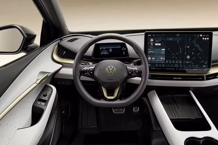 Trong khi đó, phiên bản AWD được bổ sung mô-tơ điện phía trước có công suất tối đa 140 kW (188 mã lực). Tổng công suất của hệ thống đạt 370 kW (496 mã lực). Nguồn điện được cung cấp bởi bộ pin lithium-sắt-phosphate (LFP) nhưng chưa rõ dung lượng.