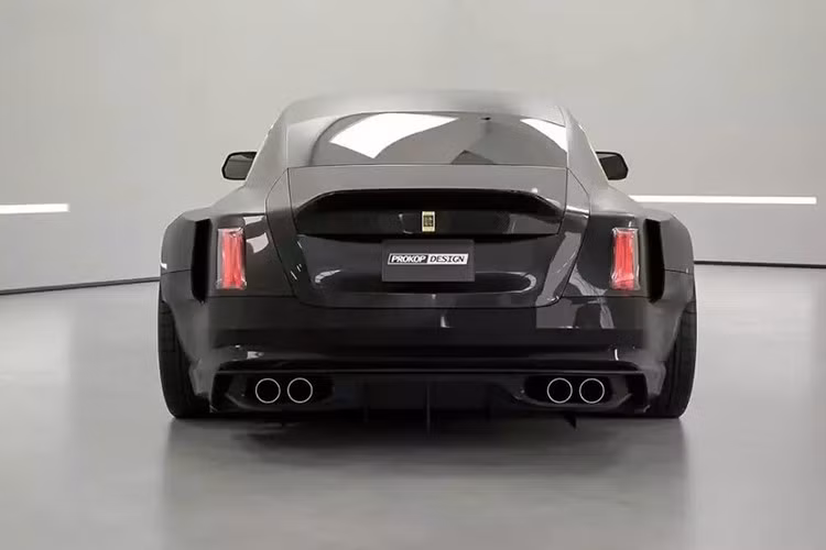 Chiếc xe Rolls-Royce Spectre "kịch độc dát vàng", có cả động cơ xăng này sở hữu nắp capo mới gần như được cắt bỏ hoàn toàn để vừa vặn với khối động cơ khổng lồ bên dưới.