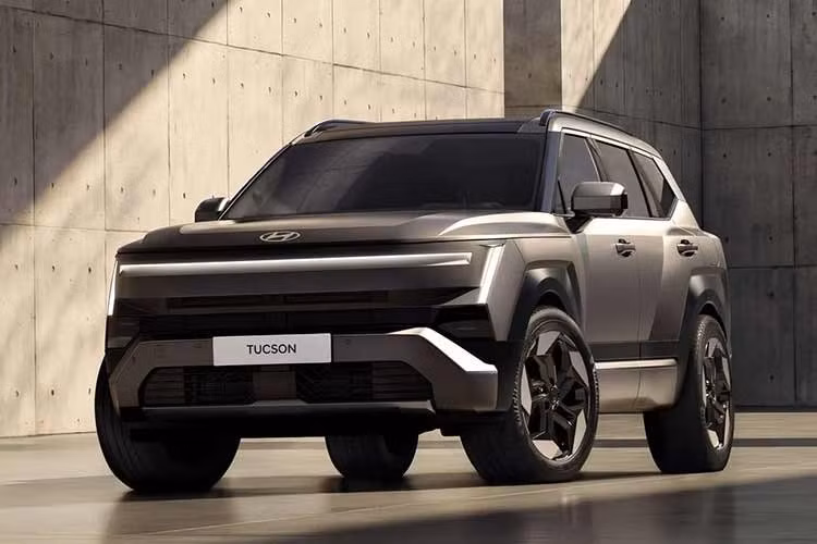 Hyundai Tucson thế hệ thứ 5 vừa chính thức được giới thiệu tại Hàn Quốc với màn thay đổi mạnh mẽ từ ngoại hình đến khoang nội thất. Mẫu SUV mới chuyển sang phong cách vuông vức, gia tăng kích thước và lần đầu bổ sung phiên bản XRT hướng đến nhóm khách hàng yêu thích hoạt động ngoài trời.