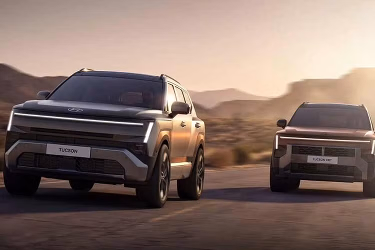 Mẫu xe SUV Hyundai Tucson 2027 được dự đoán tiếp tục sử dụng hệ thống hybrid 1.6L với những nâng cấp về hiệu suất và khả năng tiết kiệm nhiên liệu. Tùy thị trường, Tucson thế hệ mới cũng có thể tiếp tục được cung cấp với động cơ xăng hút khí tự nhiên, xăng tăng áp và hệ truyền động plug-in hybrid (PHEV). Mức giá xe hiện chưa được công bố.