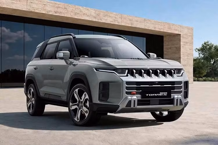 KGM Torres là mẫu SUV cỡ C từng được lên kế hoạch lắp ráp và bán ở thị trường Việt Nam vào năm 2023. Theo thỏa thuận này, KG Mobility sẽ xuất khẩu 3 mẫu SUV là Tivoli, Korando và Torres về nước vào năm 2024. Đến năm 2025, KG Mobility sẽ tiếp tục xuất khẩu Rexton, Rexton Sports và Rexton Sports Kahn thế hệ mới. Tuy nhiên, đến nay, kế hoạch này vẫn chưa trở thành sự thật.