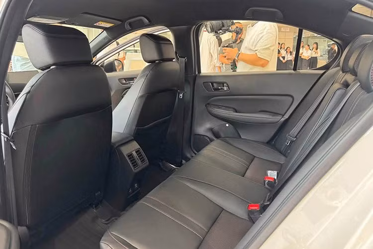 Gallery - [GALLERY] Cận cảnh Honda City 2026 từ 539 triệu tại Việt Nam, đấu Toyota Vios - image 5