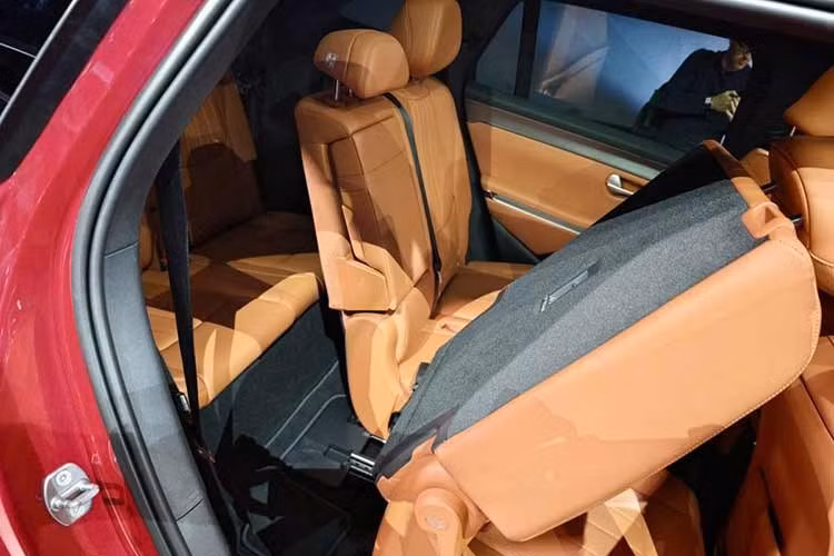 Phiên bản BYD Atto 8 dẫn động cầu sau có thể di chuyển quãng đường 652 km sau mỗi lần sạc trong khi con số tương ứng của phiên bản 2 mô-tơ là 602 km.