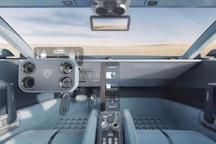 Bên trong nội thất, Peugeot RCZ Vision sở hữu vô-lăng dạng chữ nhật Hypersquare tích hợp công nghệ đánh lái điện tử (steer-by-wire). Hệ thống này cho phép biến đổi tỷ số truyền theo tốc độ: ở tốc độ thấp khi đỗ xe, người lái chỉ cần quay chưa tới một vòng để hết hành trình lái, trong khi tỷ số truyền sẽ đầm chắc hơn khi xe di chuyển ở tốc độ cao.