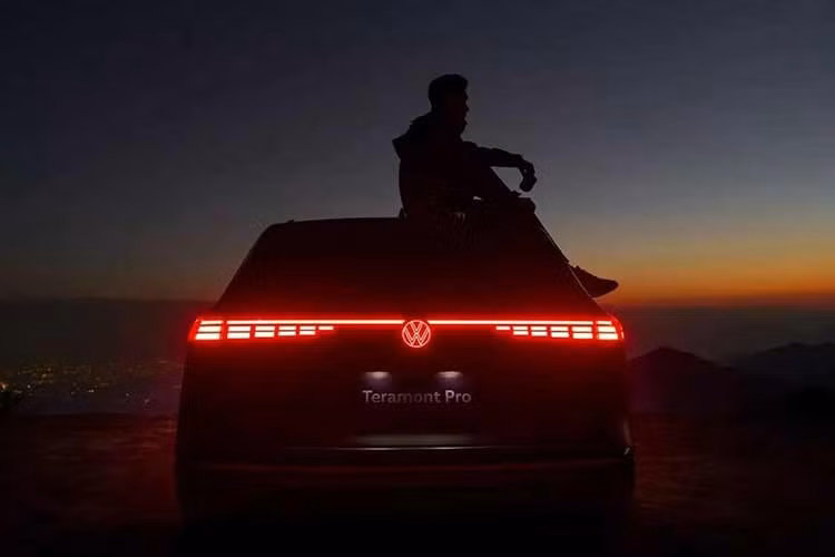 Trên phiên bản Teramont Pro mới, Volkswagen bổ sung các tiện ích như gập điện hàng ghế thứ ba, cổng sạc cho hàng ghế sau và khoang hành lý dung tích lớn, hướng tới trải nghiệm sử dụng thực tế trong những hành trình dài.