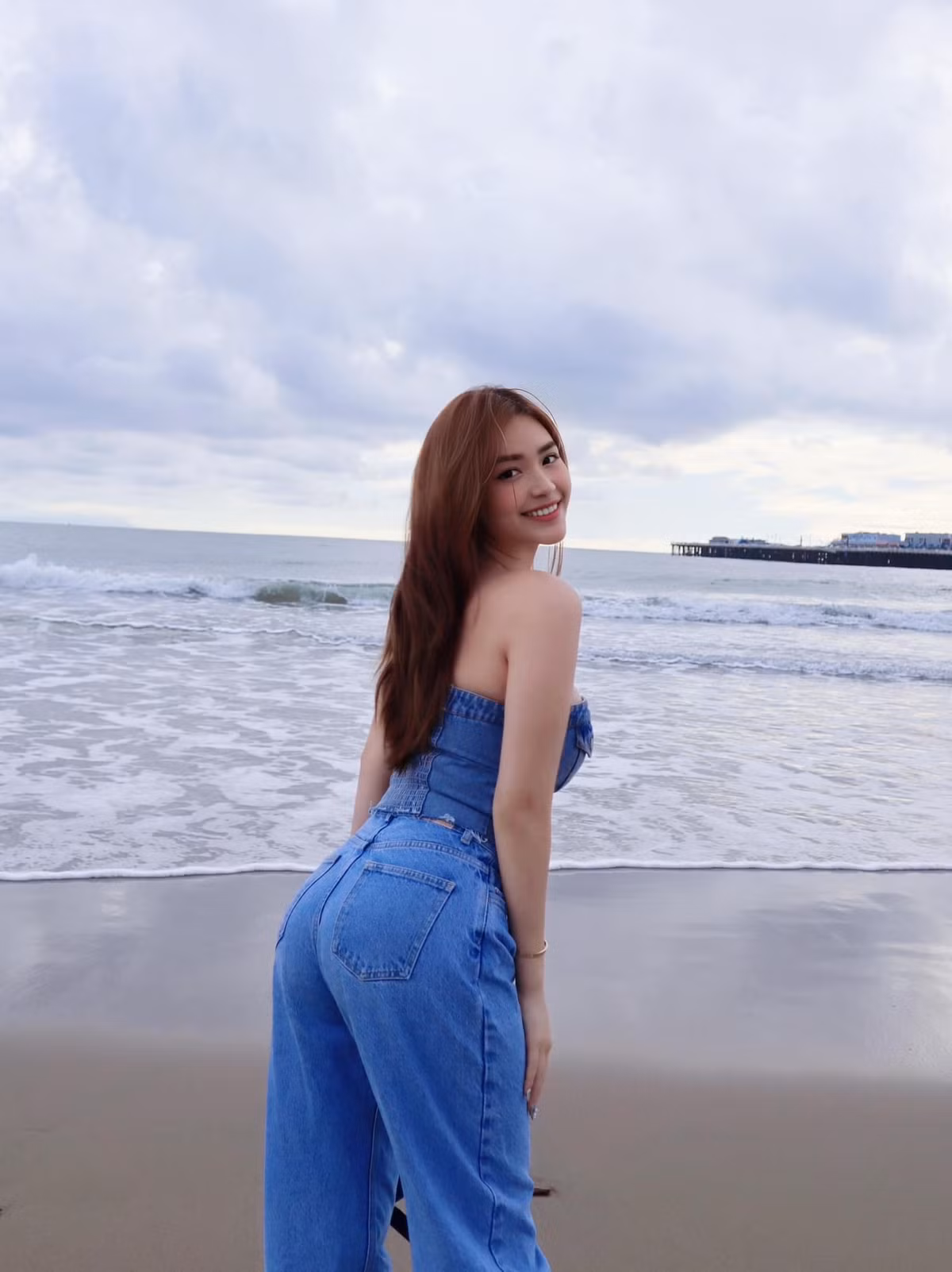 Mai Diz là minh chứng cho thấy vẻ đẹp thực sự cùng với nền tảng tri thức sẽ luôn là thứ tồn tại vững chắc với thời gian, dù cho những xu hướng mạng xã hội có liên tục thay đổi. Ảnh sử dụng trong bài: FBNV.
