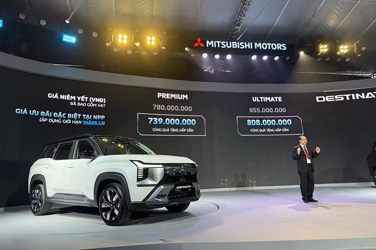 Tại thị trường Việt Nam, mẫu xe SUV Mitsubishi Destinator 2026 hoàn toàn mới được phân phối với 2 phiên bản Premium và Ultimate với mức giá niêm yết lần lượt là : 780 triệu và 855 triệu.