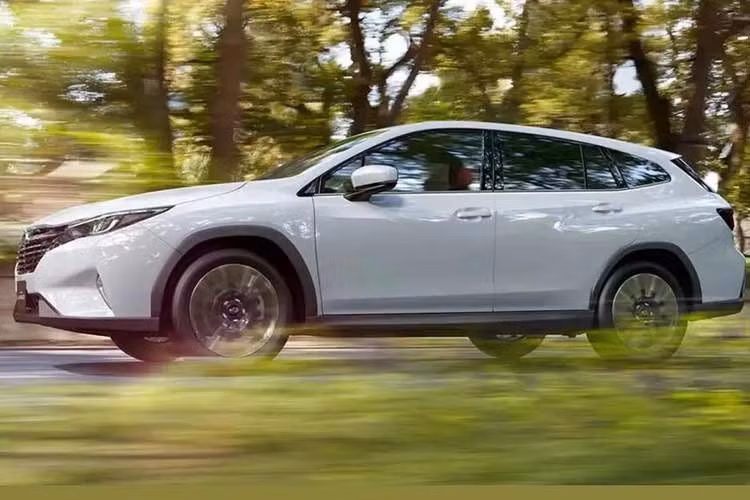 Tương tự Levorg Layback tiêu chuẩn, phiên bản S:HEV mới có thể được trang bị thêm nhiều gói phụ kiện tùy chọn như Premium Urban, Active Style và STI Aero. Subaru cũng cung cấp bộ đèn LED dành riêng cho lưới tản nhiệt như trang bị tùy chọn.