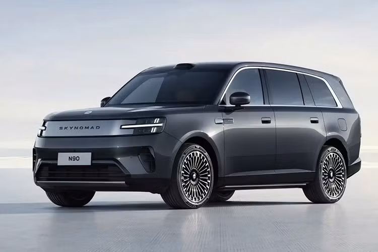 Sau hơn một năm liên tục xuất hiện dưới dạng tin đồn và xe thử nghiệm, mẫu SUV đầu bảng của Xiaomi mang mã N90 đã lần đầu lộ diện thông qua hồ sơ đăng ký tại Bộ Công nghiệp và Công nghệ Thông tin (MIIT).