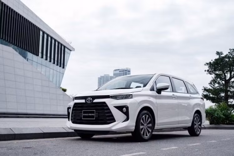 Toyota Avanza Premio: 40 xe ﻿Toyota Avanza Premio khép lại tháng 6 với 40 xe, doanh số của mẫu MPV này đã giảm 39,4% so với tháng 5 và đứng vị trí thứ 9. Sau 6 tháng đầu năm, doanh số cộng dồn mẫu xe này đạt 427 xe, kém hơn nhiều so với các đối thủ cùng phân khúc như Toyota Veloz Cross, Mitsubishi Xpander, Hyundai Stargazer và KIA Carens...