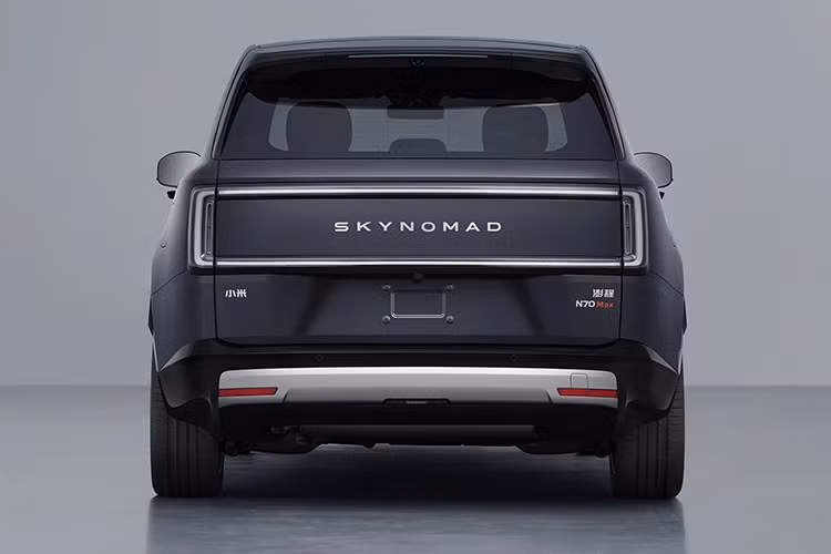 Theo các tài liệu được công bố, mẫu SUV mới mang tên mã N90 và sẽ là sản phẩm đầu tiên thuộc dòng xe Sky Nomad do Xiaomi phát triển. Khác với hai mẫu xe hiện tại là sedan SU7 và SUV YU7, N90 được định vị ở phân khúc SUV cỡ lớn với phong cách thiết kế hoàn toàn mới.