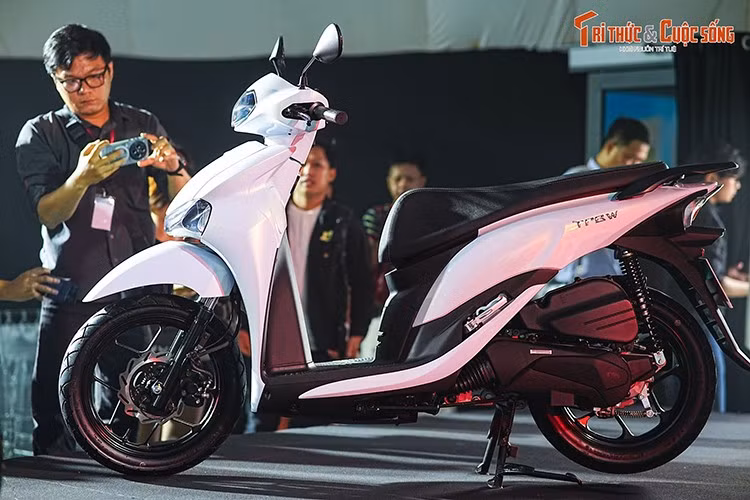 Là biểu tượng cho sức mạnh nội lực và khát vọng khẳng định dấu ấn riêng của thế hệ trẻ với tinh thần "Khai mở giới hạn – Live Young Spirit", TPBW là sự kết hợp hài hòa giữa dấu ấn tinh hoa Việt với thiết kế mang hơi thở của thời đại.