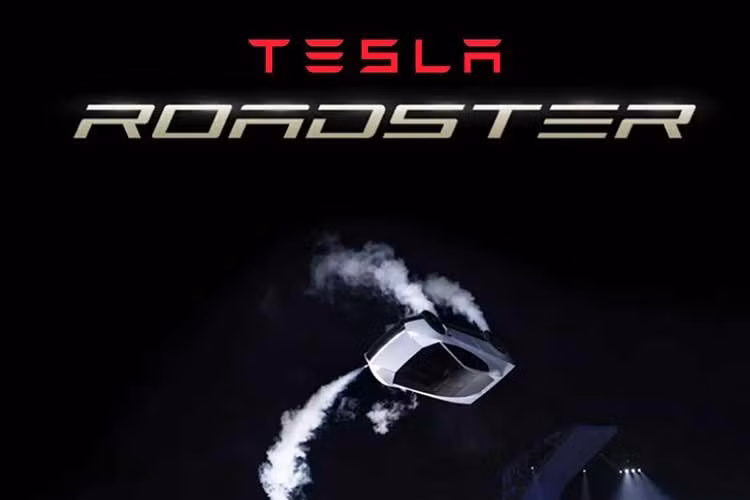 CEO Tesla Elon Musk vừa giới thiệu phiên bản Tesla Roadster có thiết kế hướng tới sản xuất thương mại, dự kiến mở bán vào năm 2028. Để nhấn mạnh cam kết về tiến độ, Musk khẳng định lần này Roadster sẽ thực sự được đưa vào sản xuất. Tesla hiện đã mở cổng nhận đặt trước cho mẫu xe điện Roadster 2028 với hai phiên bản Performance và Thrust.