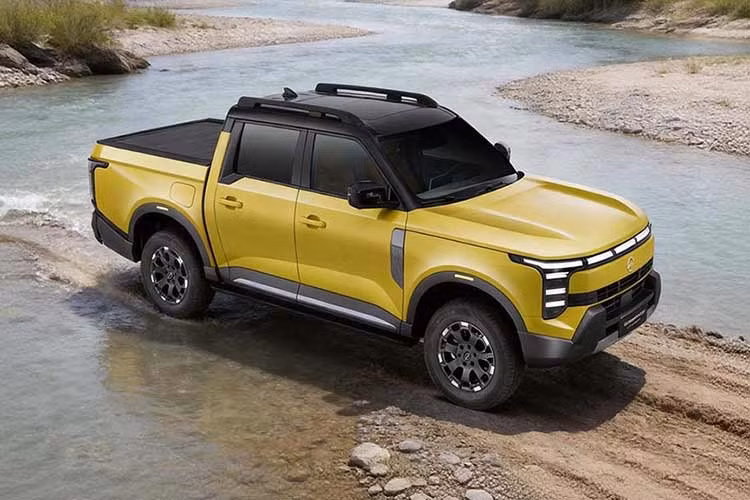 Nissan xác nhận sẽ đưa mẫu xe bán tải Navara Pro PHEV tới một số thị trường tay lái nghịch, trong đó có Australia và New Zealand, từ năm 2027. Mẫu bán tải mới được phát triển bởi Zhengzhou Nissan – liên doanh giữa Nissan và Dongfeng – và được định vị cạnh tranh với những mẫu xe như BYD Shark 6.