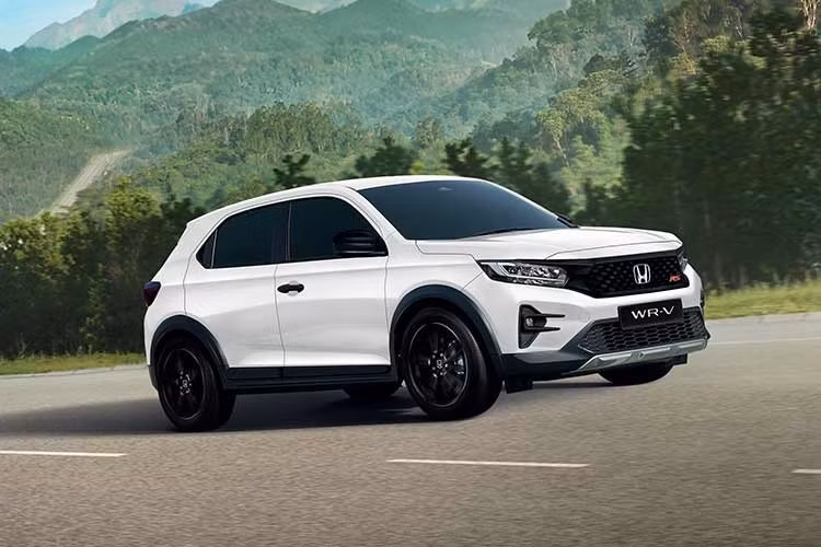 Mức giá xe Honda WR-V 2026 tại Malaysia cho 3 phiên bản, bao gồm E, V và RS với giá dao động từ 94.900-104.900 RM (khoảng 617-682 triệu đồng). Ngoài Malaysia, Honda WR-V hiện đã được bán ở nhiều thị trường Đông Nam Á như Indonesia và Thái Lan. Đáng tiếc là hãng vẫn chưa công bố kế hoạch bán mẫu SUV hạng A này ở Việt Nam.