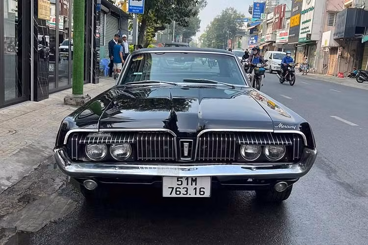 Vào giữa năm 1968, động cơ 289 có tỷ lệ nén thấp hơn lại có sẵn. Một động cơ "Marauder 390P" hai họng được giới thiệu cho các mẫu Cougar không phải GT, có công suất 280 mã lực. Mẫu GT-E mới được giới thiệu với động cơ V8 427 cu in (7,0 L), có công suất 390 mã lực. Là một tùy chọn giữa năm, động cơ 428 Cobra Jet Ram Air được giới thiệu vào ngày 1 tháng 4 năm 1968, có công suất 335 mã lực. Động cơ 428 Cobra Jet đã thay thế động cơ 427 trong GT-E.