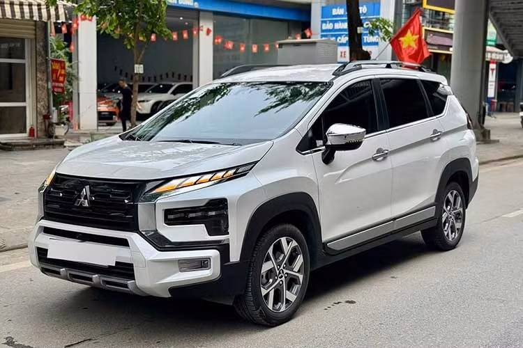 Với nhóm khách hàng đang tìm kiếm một mẫu xe gia đình 7 chỗ rộng rãi nhưng muốn tiết kiệm đáng kể so với mua mới, Xpander Cross 2024 nói trên là lựa chọn đáng cân nhắc. Khoản chênh lệch hơn 100 triệu đồng so với giá lăn bánh xe mới giúp người mua có thêm ngân sách cho bảo hiểm, nhiên liệu hoặc nâng cấp phụ kiện mà vẫn sở hữu một mẫu xe còn tương đối mới trên thị trường.