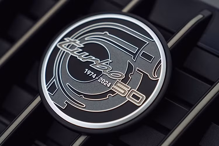 Về vận hành, Porsche 911 Turbo 50 Years được trang bị động cơ boxer 6 xy-lanh 3.7L twin-turbo, cho công suất 650 mã lực và mô-men xoắn 800 Nm. Động cơ đi kèm hộp số PDK 8 cấp, hệ dẫn động 4 bánh toàn thời gian, cho khả năng tăng tốc 0-100 km/h chỉ trong 2,7 giây, trước khi đạt tốc độ tối đa 330 km/h.