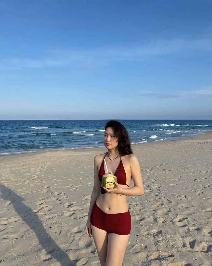 Khoảnh khắc Trần Việt Hương khoe vóc dáng thon thả nhận về nhiều lượt tương tác. Nhiều người khen cô vẫn giữ phong thái tự tin, rạng rỡ như thời còn thi đấu.
