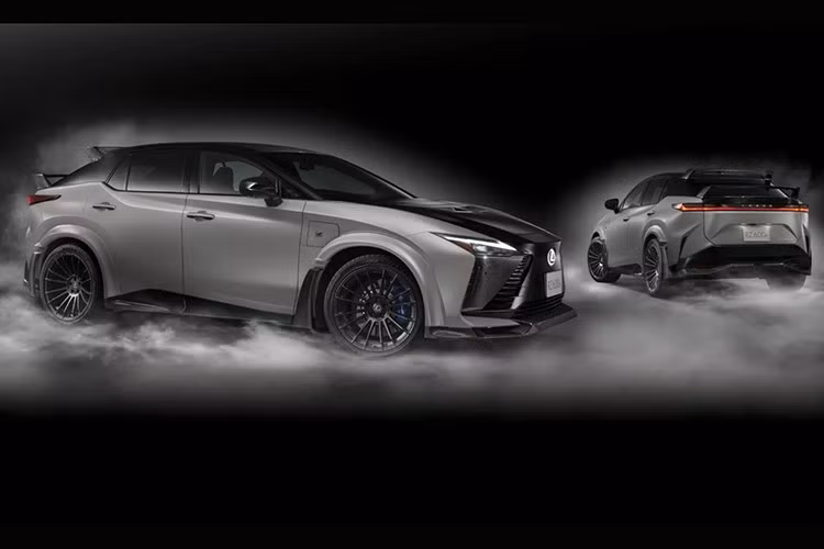 Sau khi bản Lexus RZ nâng cấp lần lượt ra mắt tại châu Âu và Bắc Mỹ, Lexus tiếp tục mang phiên bản mới nhất về thị trường nội địa Nhật Bản, đồng thời bổ sung biến thể Lexus RZ 600e F Sport Performance 2026 mới – cái tên đứng đầu dải sản phẩm RZ.