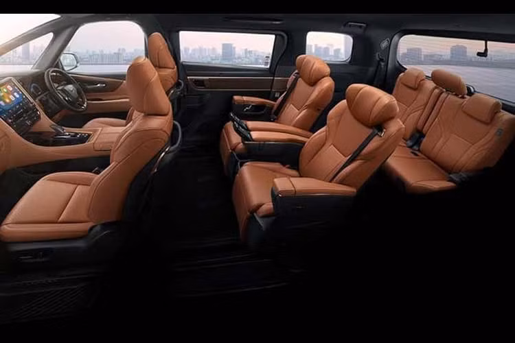 Ngoài ra, Alphard 2026 còn được trang bị kính tối màu cho khoang sau, rèm che nắng chỉnh điện ở hàng ghế thứ hai và thứ ba, gương chiếu hậu chống chói tự động cùng hệ thống điều hòa tự động 4 vùng tích hợp công nghệ Nanoe X.