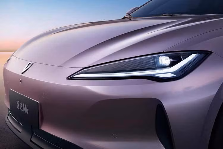 Kết quả là Jetta bắt đầu bán xe của mình trên toàn cầu. Đồng thời, thương hiệu trẻ này cũng công bố chuyển hướng sang phân khúc xe năng lượng mới với 4 mẫu xe điện mới sắp ra mắt thị trường Trung Quốc. Jetta M6 sẽ trở thành mẫu xe điện hoàn toàn (BEV) đầu tiên của thương hiệu này.