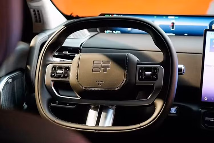Động cơ 2.0T có công suất tối đa 155kW (208 mã lực), mô-men xoắn cực đại 340Nm, hiệu suất nhiệt 45,5%. Mức tiêu thụ nhiên liệu là 1,39 lít/100km và thời gian tăng tốc từ 0-100km/h là 4,6 giây.