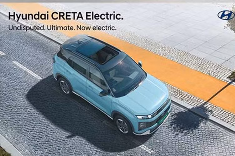 Trong khi phiên bản Hyundai Creta Electric Executive (O) được trang bị pin 51,4 kWh có phạm vi hoạt động lên đến 510 km. Xe cũng được giới thiệu với hai màu sơn mới là đen nhám (Matte Black) và xám khói (Shadow Grey), tăng thêm lựa chọn cá nhân hóa cho khách hàng.