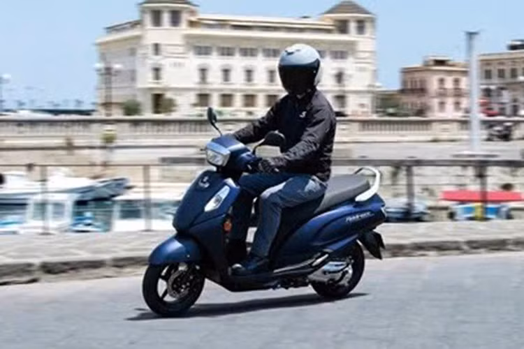 Một điểm nhấn quan trọng khác của mẫu xe này là khả năng tiết kiệm xăng. Theo kết quả thử nghiệm theo chuẩn WTMC tại Nhật Bản, xe có thể đạt mức tiêu thụ chỉ 53,4 km/lít – một con số rất ấn tượng trong phân khúc xe tay ga đô thị.