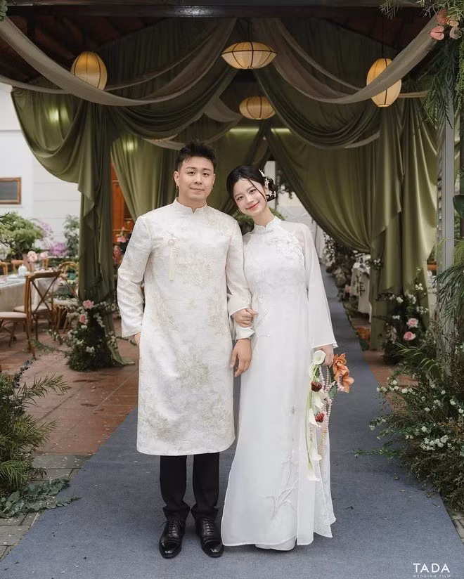 Ngay sau đám cưới, cả Hàn Hằng và Huyme đều kín tiếng trên mạng xã hội.