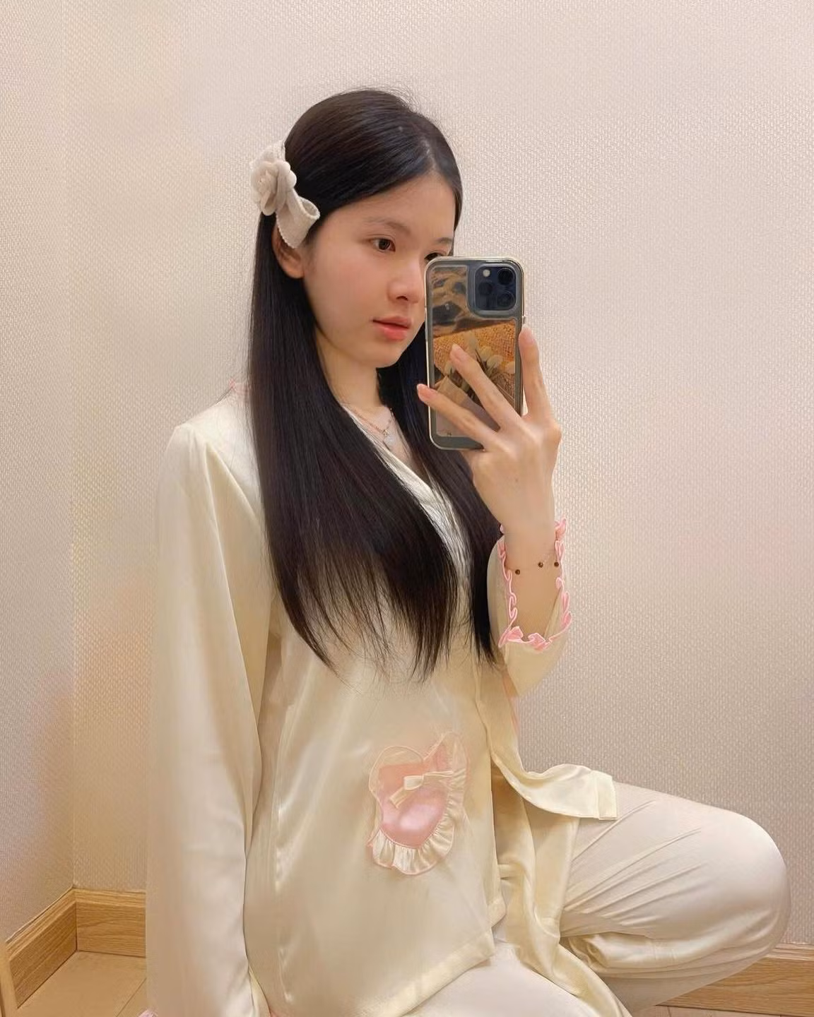 Không những thế, nhiều người còn ví Cao Minh Hy với mỹ nhân Cbiz Chương Nhược Nam vì mang vibe "bạch nguyệt quang" khiến ai nhìn cũng phải xao xuyến.